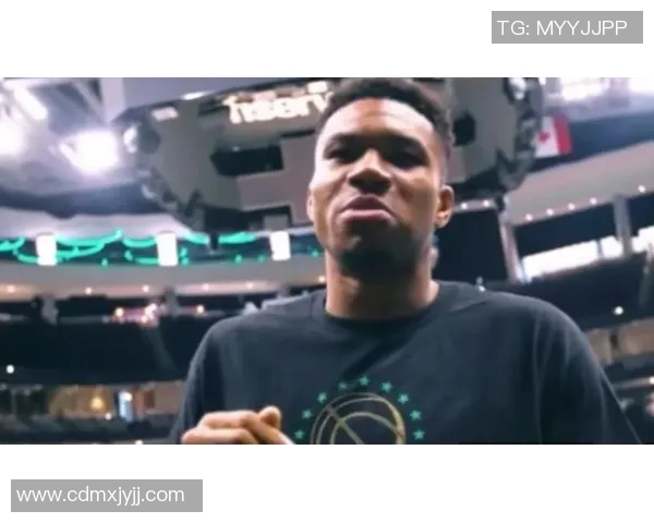 球迷炸锅:字母哥这一行为引热议! 球迷炸锅:字母哥这一行为引热议!